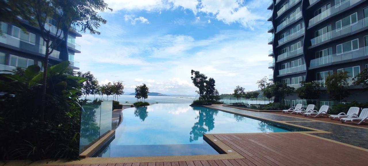 Infinite Seaview With Penang Bridge Suite With Sunrise Up To 11 Person บายันเลอปาส ภายนอก รูปภาพ