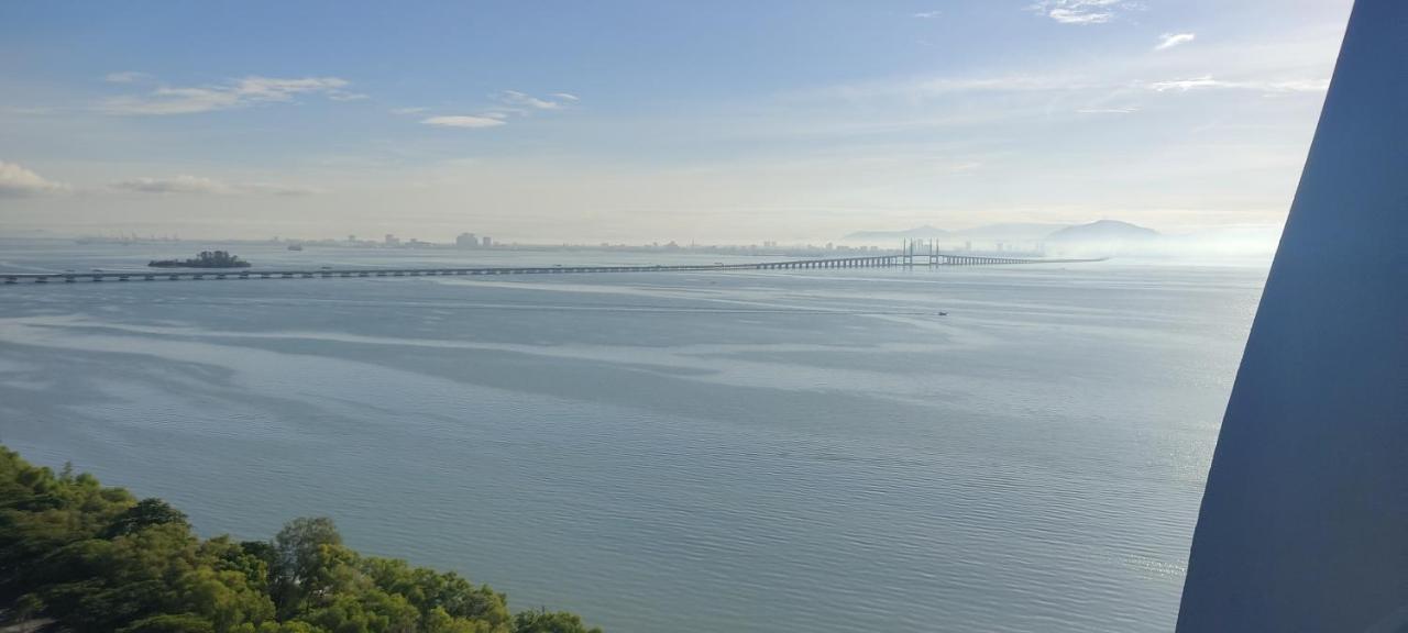 Infinite Seaview With Penang Bridge Suite With Sunrise Up To 11 Person บายันเลอปาส ภายนอก รูปภาพ