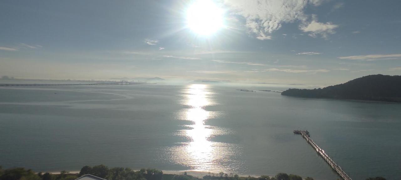 Infinite Seaview With Penang Bridge Suite With Sunrise Up To 11 Person บายันเลอปาส ภายนอก รูปภาพ